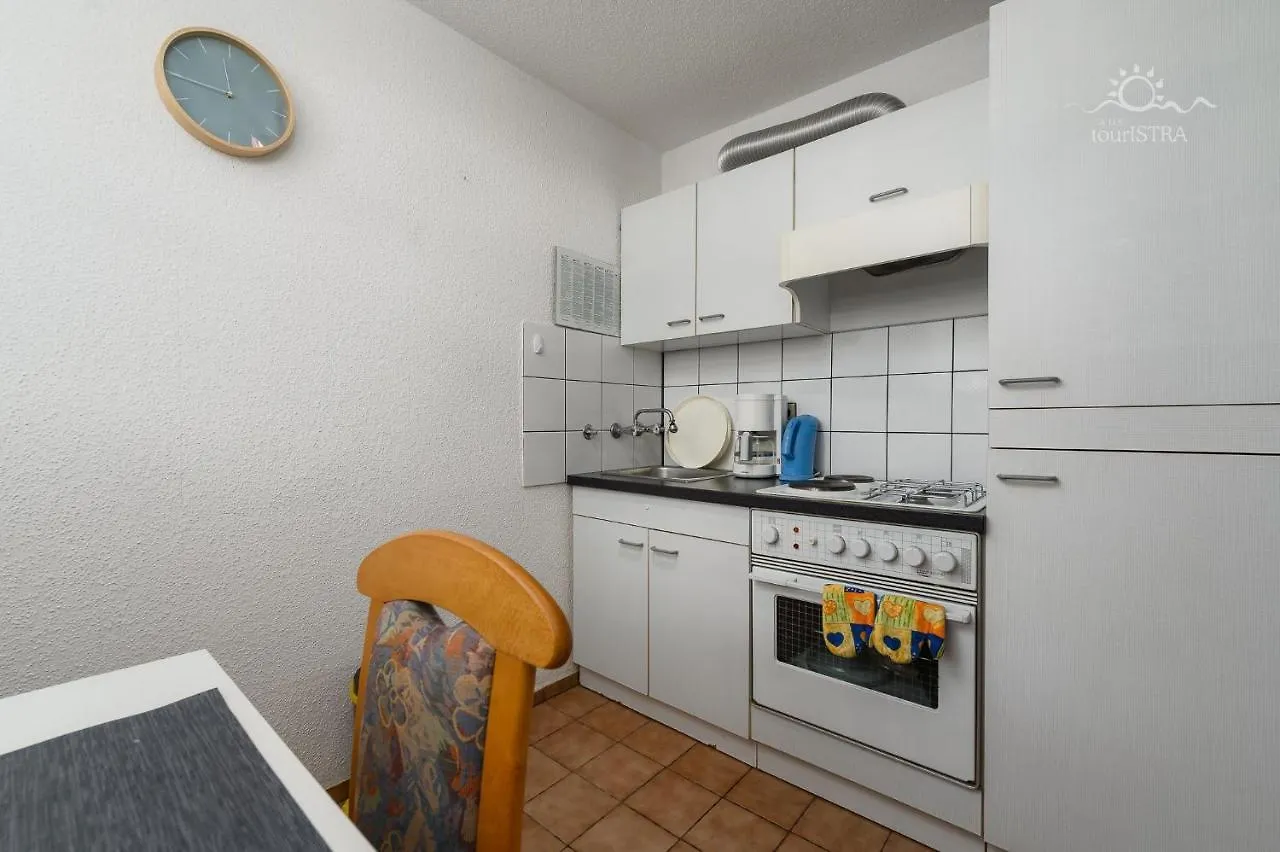 אומאג Studio Apartment Lili 1