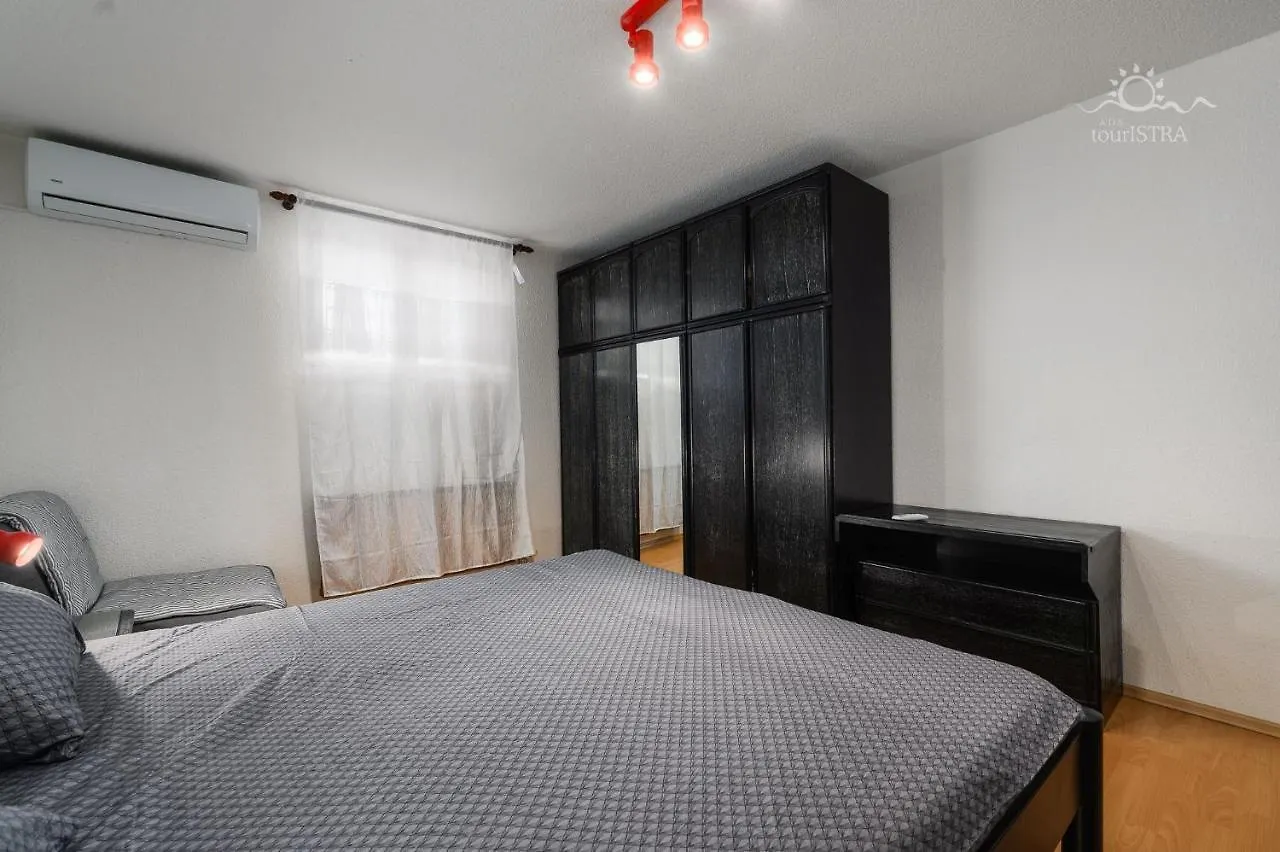 אומאג Studio Apartment Lili 1